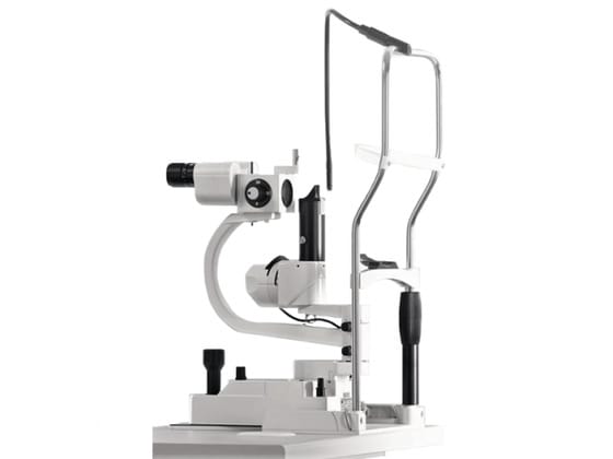 The ZEISS slit lamp used to examine the surface of the eye
